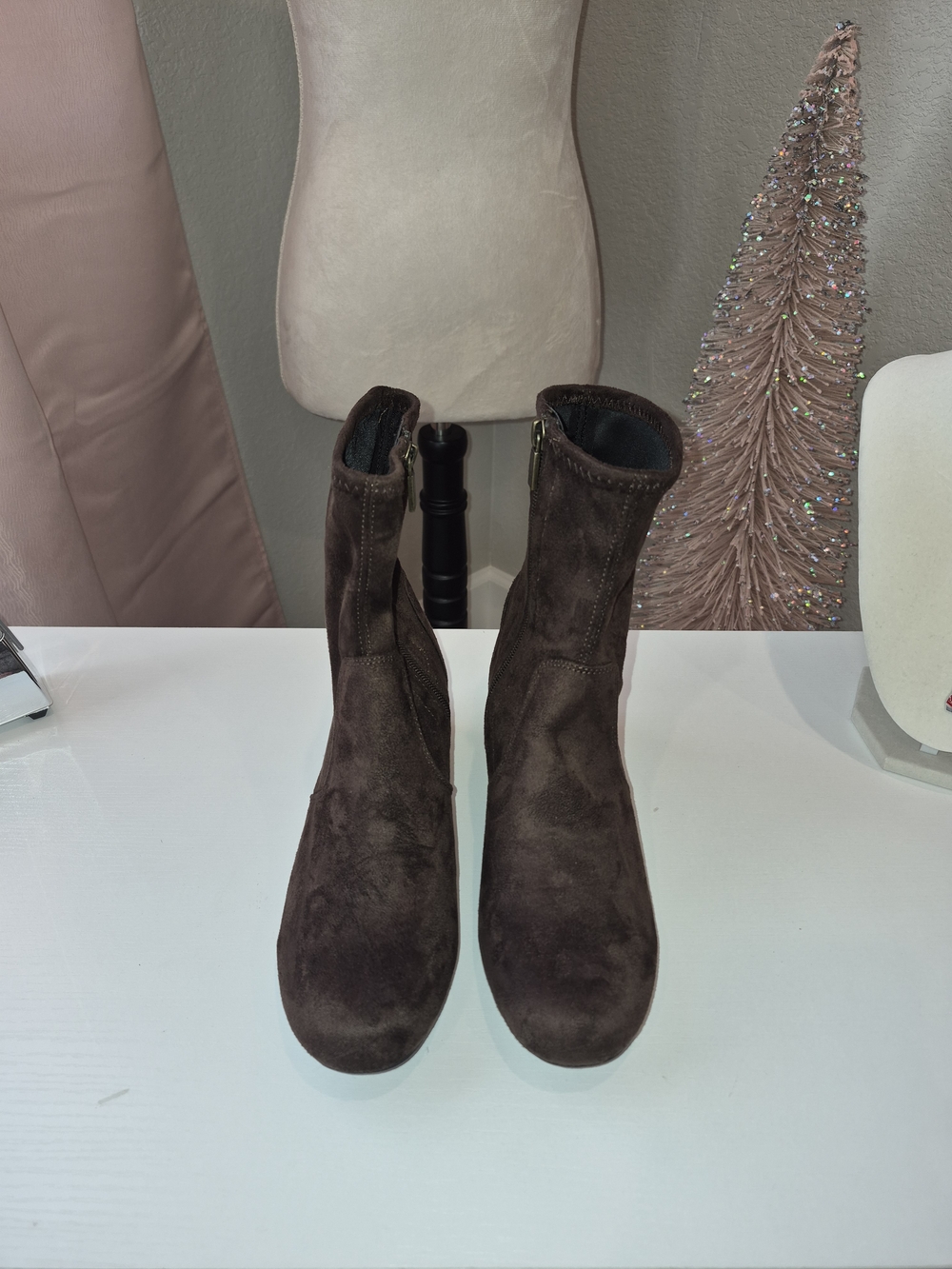 Reaction Kenneth Cole Dark Brown Suede Ankle Booties with Side Zip